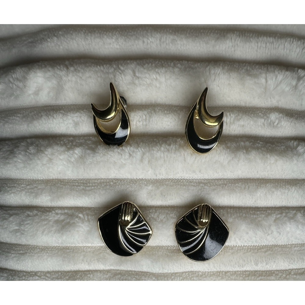 2 Pairs of Signed Trifari Earrings Vintage-Pierced- Black Enamel w. Gold - Picture 2 of 7